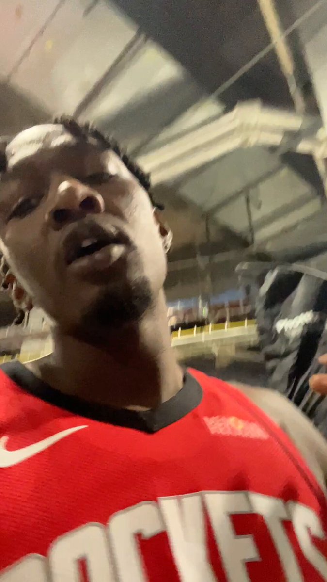 .@doefinney_10 is excited to be in the city! 