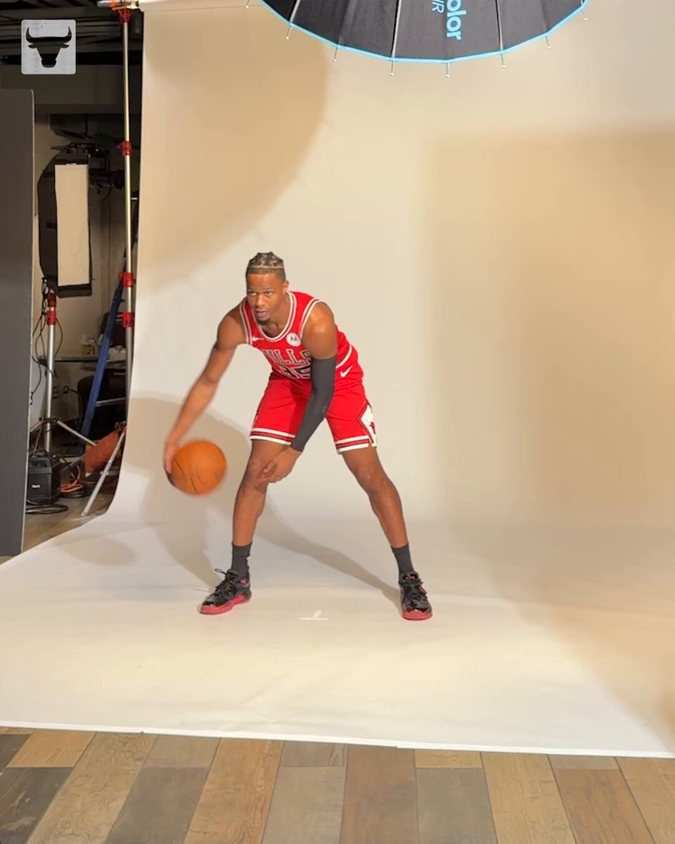 Chicago red looks good on @isaacokoro303 👀 