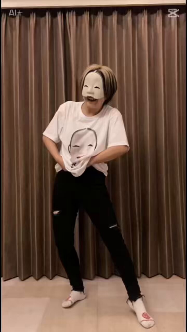 1か月ほど使用。気に入ってましたが家族がマスク顔を見て笑うのでやめてしまいました 1か月ほど使用。気に入ってましたが家族がマスク顔を見