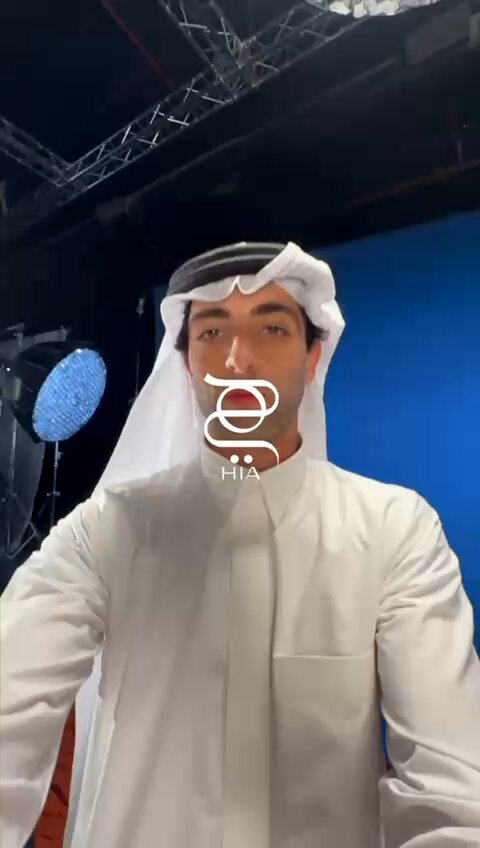 بينما تسود العراقة في غلاف العدد الثاني من شهر سبتمبر الخاص بالسعودية ساد المرح موقع التصوير بحضور الفنان الصاعد بدر قباني وعارضين الأزياء عبد الرحمن العمار وسالم وذلك في كواليس تصوير لوحة "فرقة الموسيقى الشعبية" للفنان الدكتور محمد الرصيص 