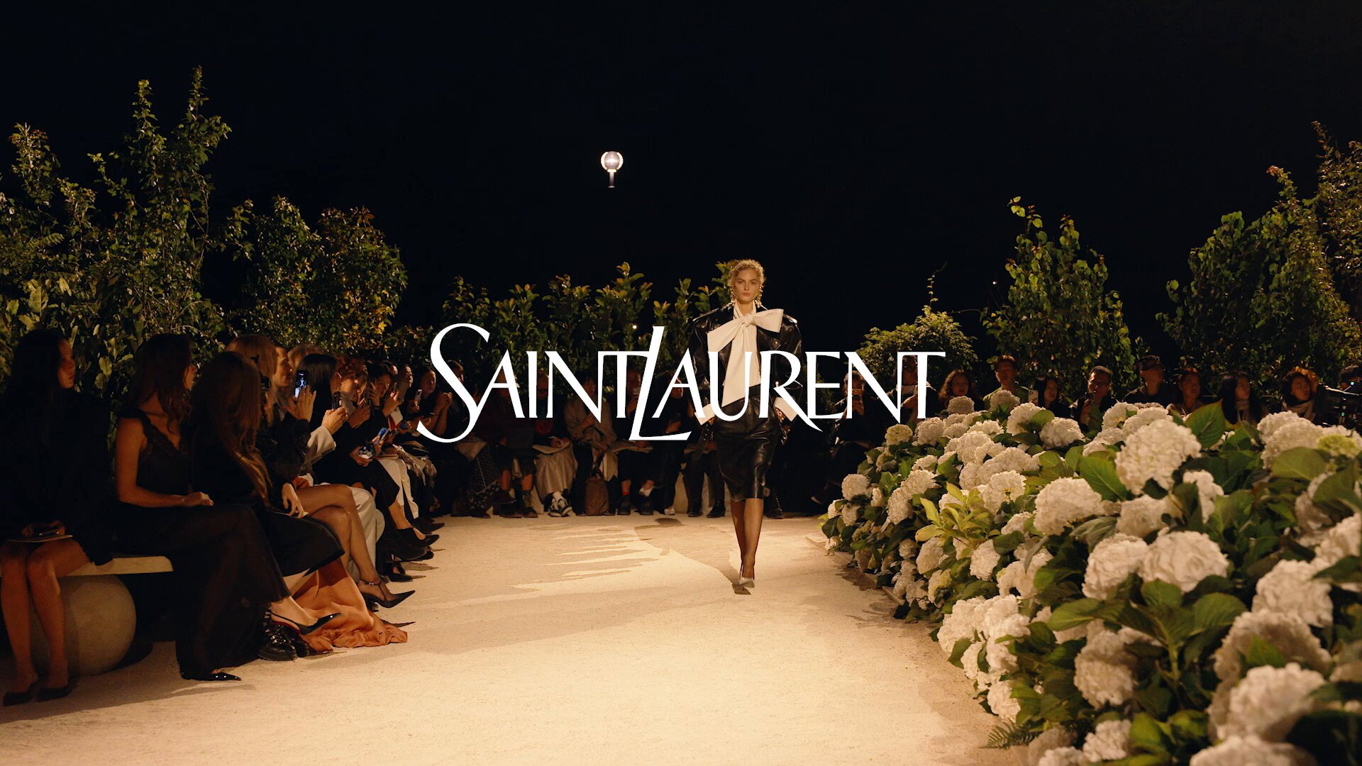 合馬公式アカウント1✨YVES SAINT LAURENT テーラード LOVE YSL