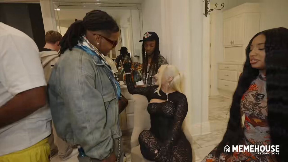 Slime🐍 on X: "Alabama Barker was caught OFF GUARD when YTB Fatt told her  to “close her legs” 💀😭👀 https://t.co/K4Njfm6x3F" / X