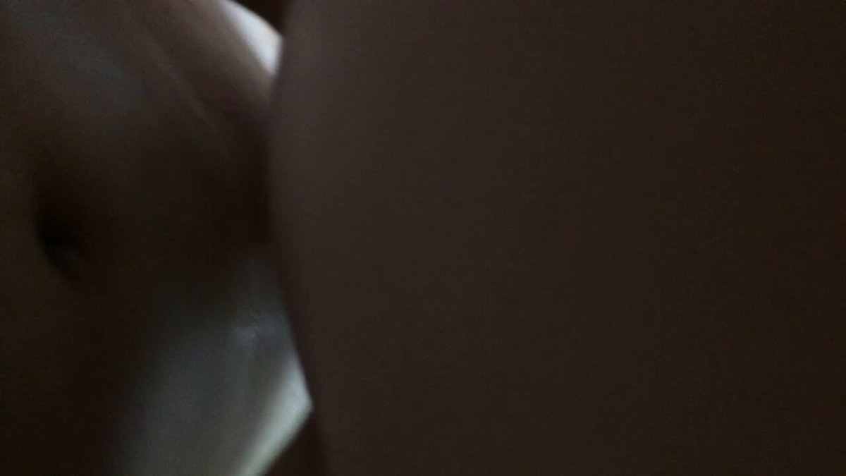 【大学生時代のハメ撮り #3】
お互い人生3回目のセックス&人生初騎乗位
最初期はずっと生でしてたせいでちょっとでも動かれると暴発しそうで快楽と恐怖のはざまって感じだった…