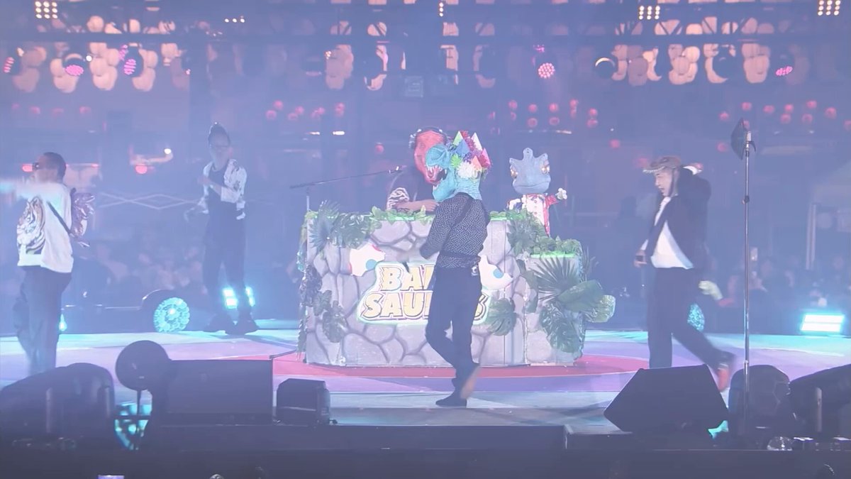 前回の #踊ハロ🎃 をチラ見せ👀 #バンドザウルス 🦕🦖 みんなで手を