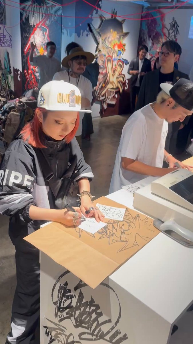 アイエン　ハイタッチ 瞬足 LC-844 サックス】女の子用 2E｜ちょビット背伸びの美脚