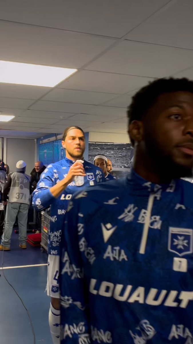 🙌 Des encouragements pour vos joueurs !👇#TeamAJA #AJARCL pic.
