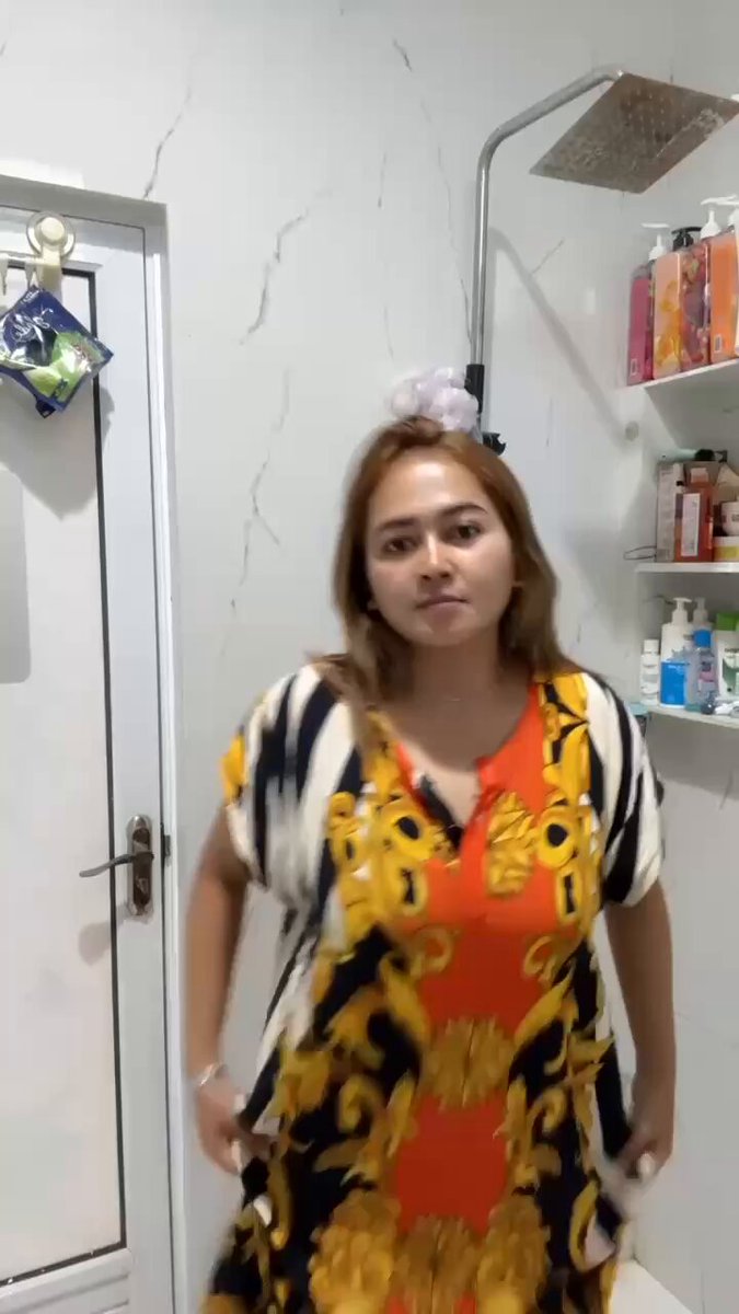 Men Tomskda minaj qiladigan qizman.