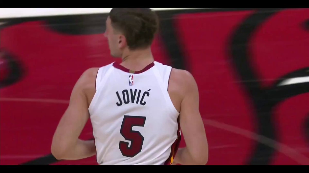 The Heat got a glimpse of POINT JOVIC last night against the Bucks

9 PTS
8 RBS
7 ASTS
2 STLS
+12

Near triple-double in just 22 minutes of preseason action… 6’10 with natural playmaking, ball handling and vision

Big year incoming from Niko 🗣️
