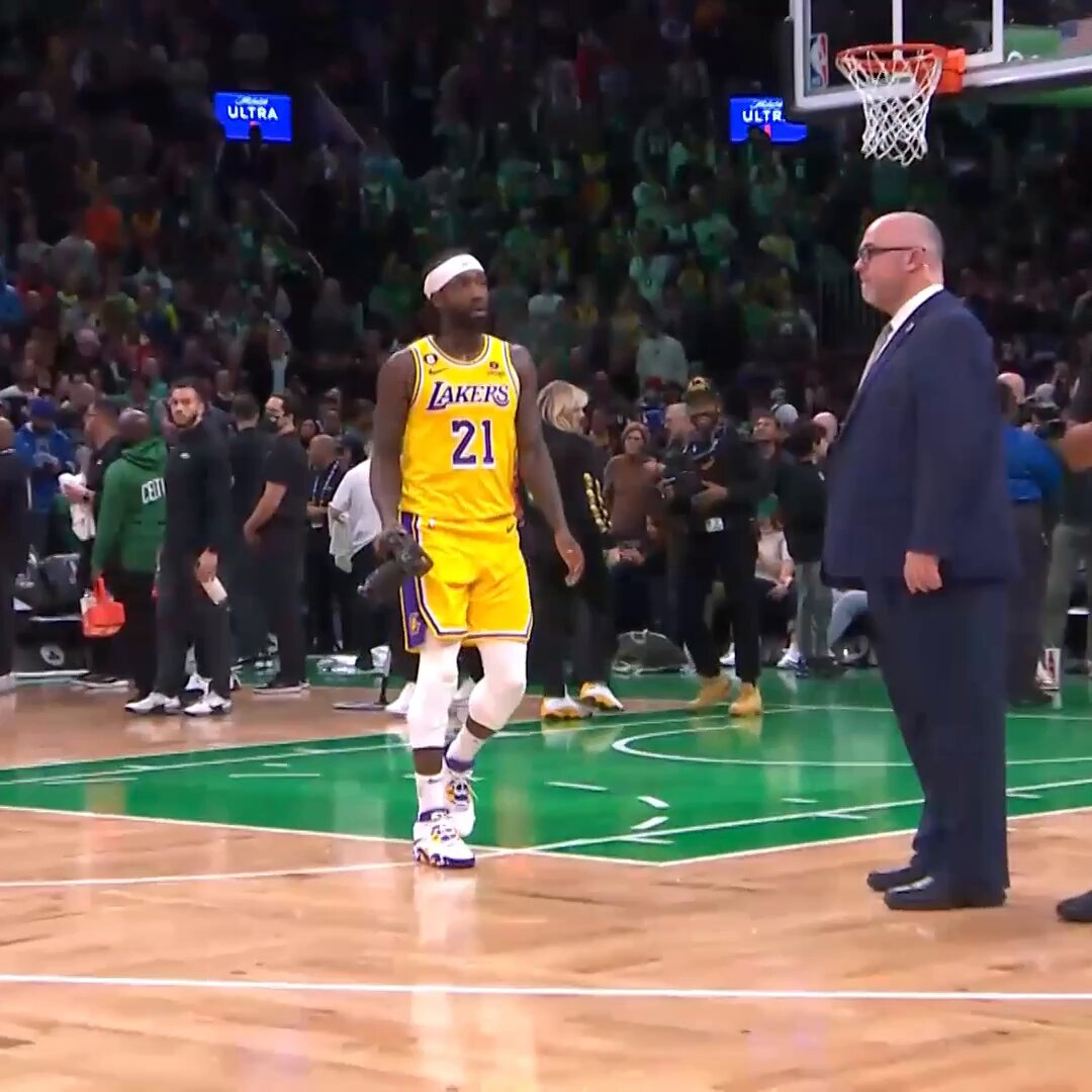Me showing everyone I know that LeBron’s not retiring 😂😂 