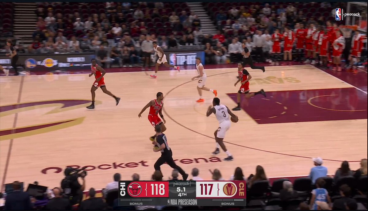 Dalen Terry game-winning block in the first preseason game. The Bulls are back. 