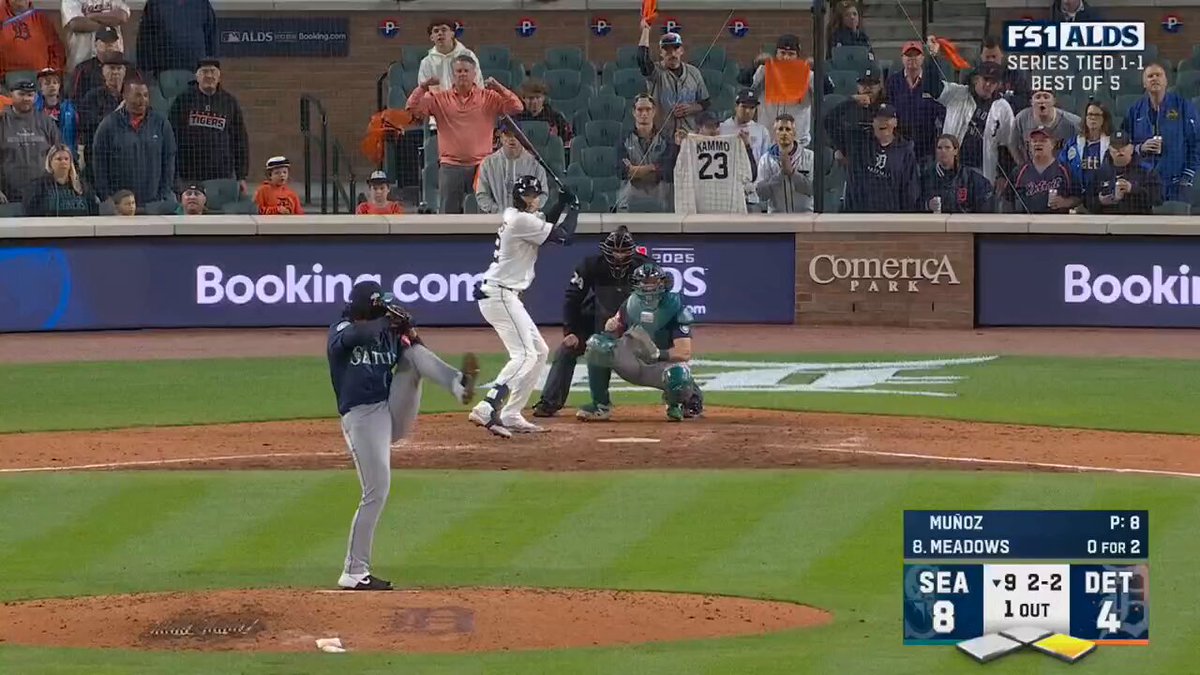 The @Mariners take a 2-1 series lead in Detroit! #ALDS 