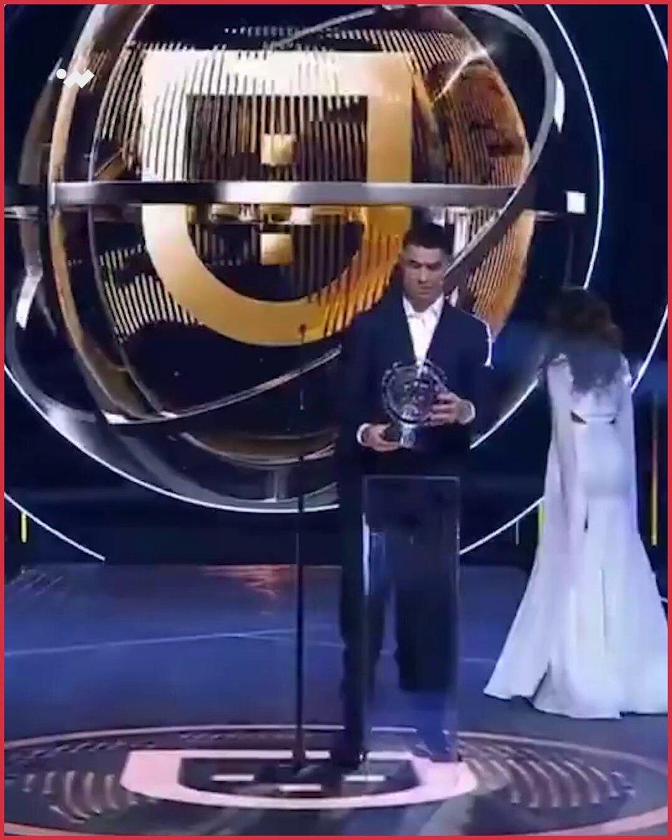 رونالدو يُحيّي الجميع ب "السلام عليكم" خلال حفل تكريمه بالبرتغال.. واضح أن الحياة في السعودية تركت أثرها 