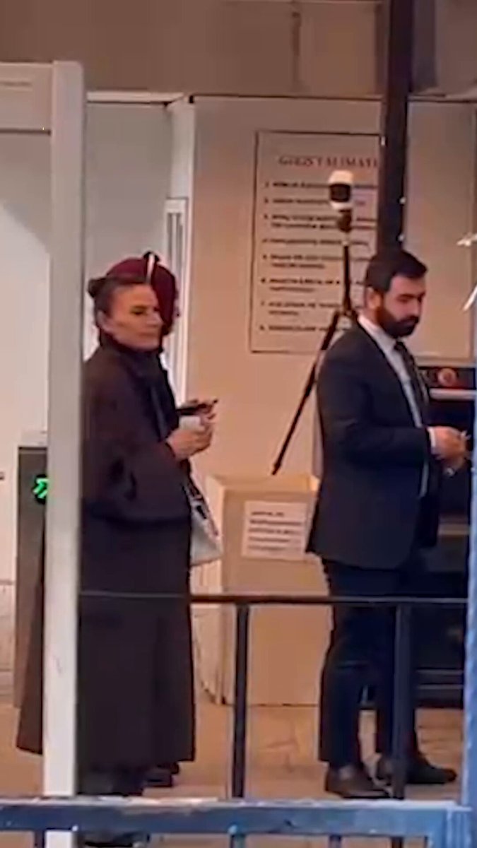 قضية تعاطي الممنوعات بين المشاهير تتصاعد في تركيا وخديجة أصلان تدعم ديميت إيفجار بعد استدعائها للتحقيق وأخذ العينات 