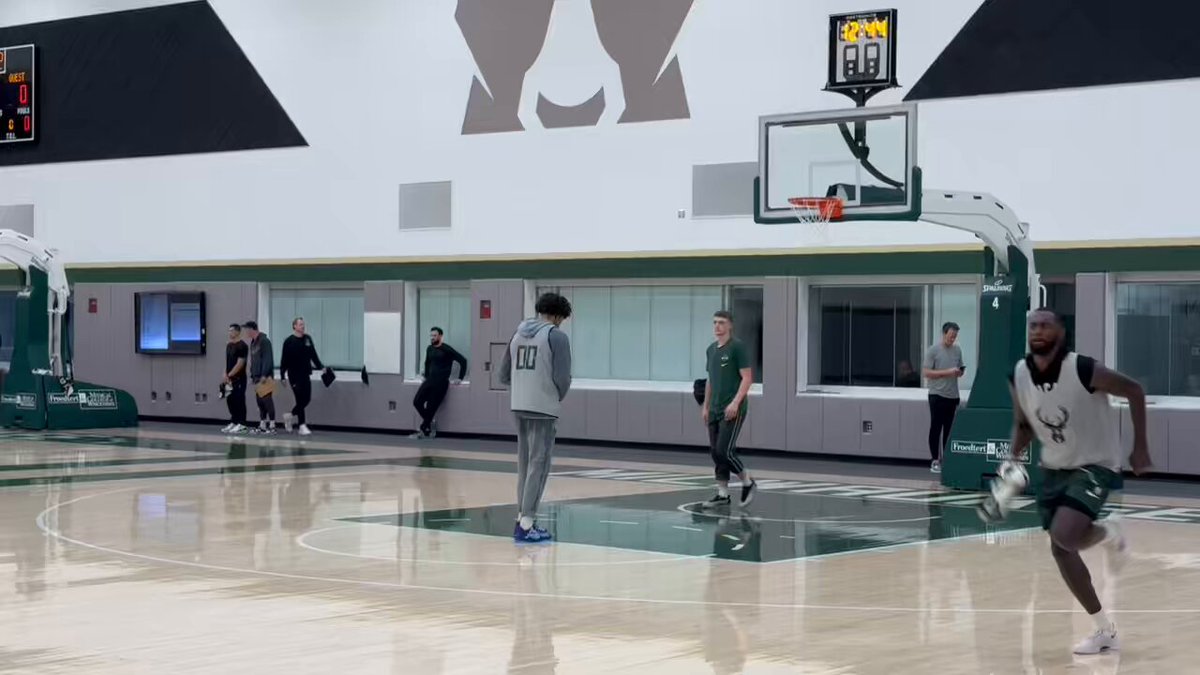 Here are some Bucks players getting shots up after today’s practice: 