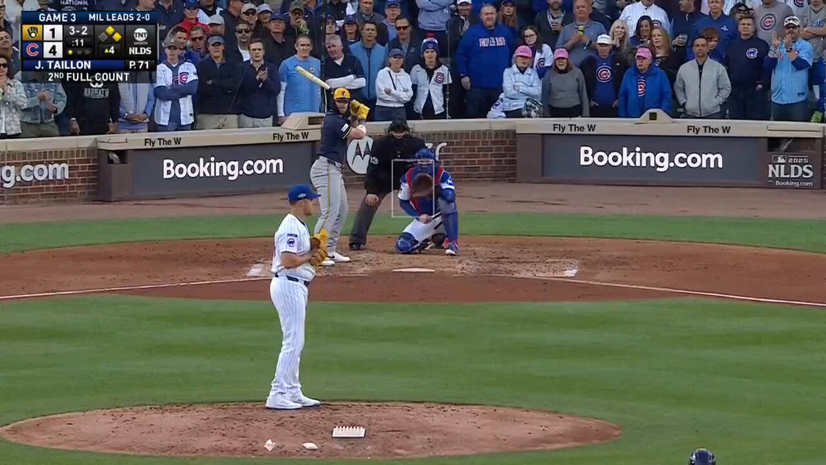 Jake Bauers cuts the deficit to two for the @Brewers 👀 