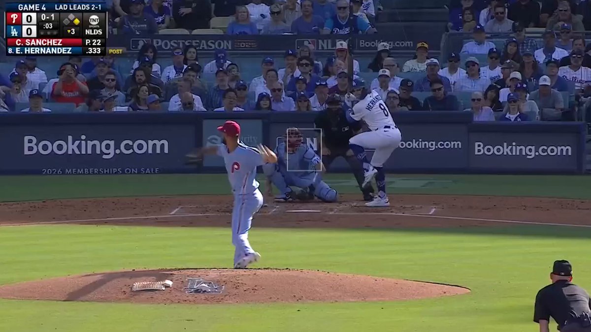 Bryson Stott makes a smooth play at second for the force out 😮‍💨 