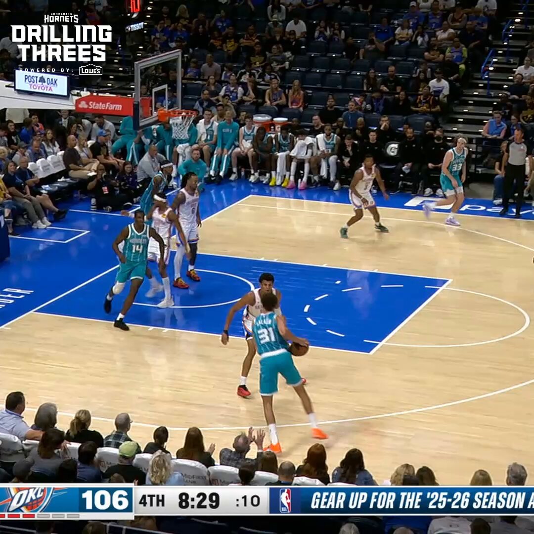 movin that ball all the way to a 3👌 