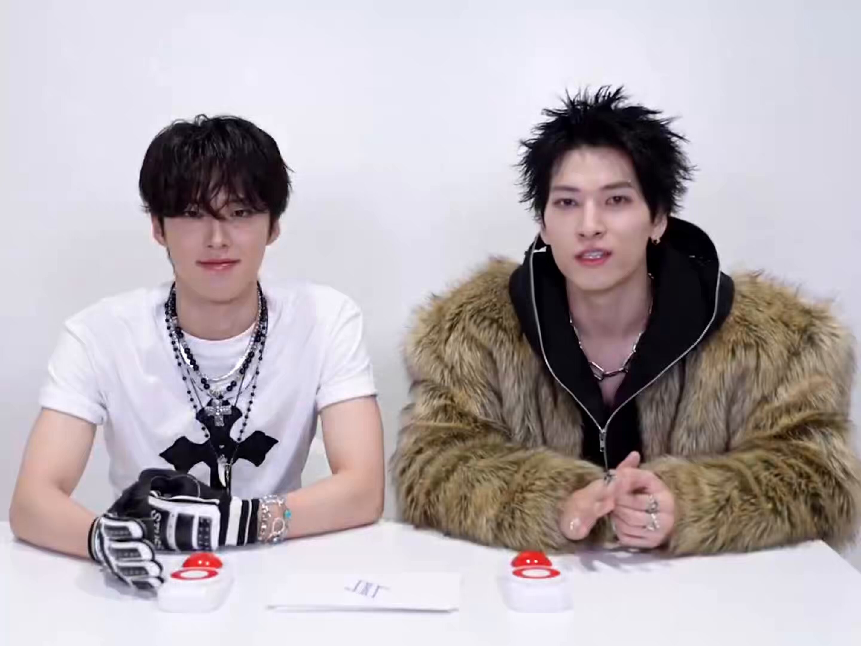 金城碧海 - অনুসন্ধান / X