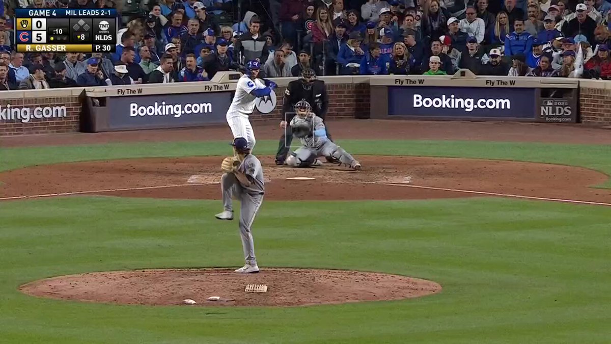 Michael Busch is MASHING baseballs!

He bangs his third homer of the series 🔥 