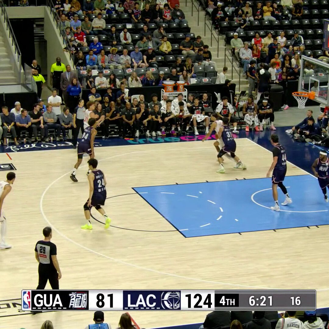 Rook gets his first @NBA bucket in his hometown 🫶 