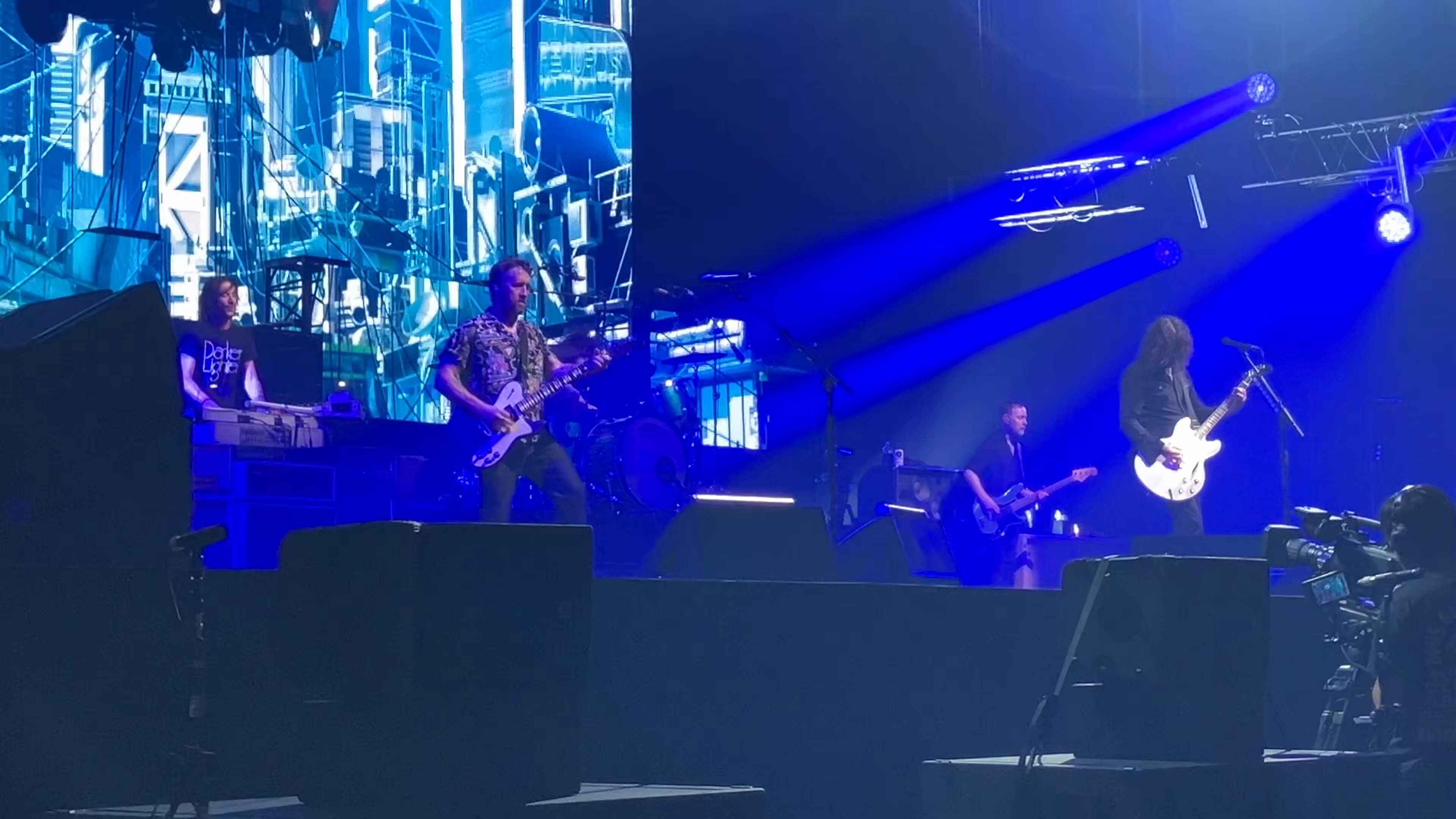 K*様 Foo Fighters フーファイターズ デイヴ グロール ギターピッ フー