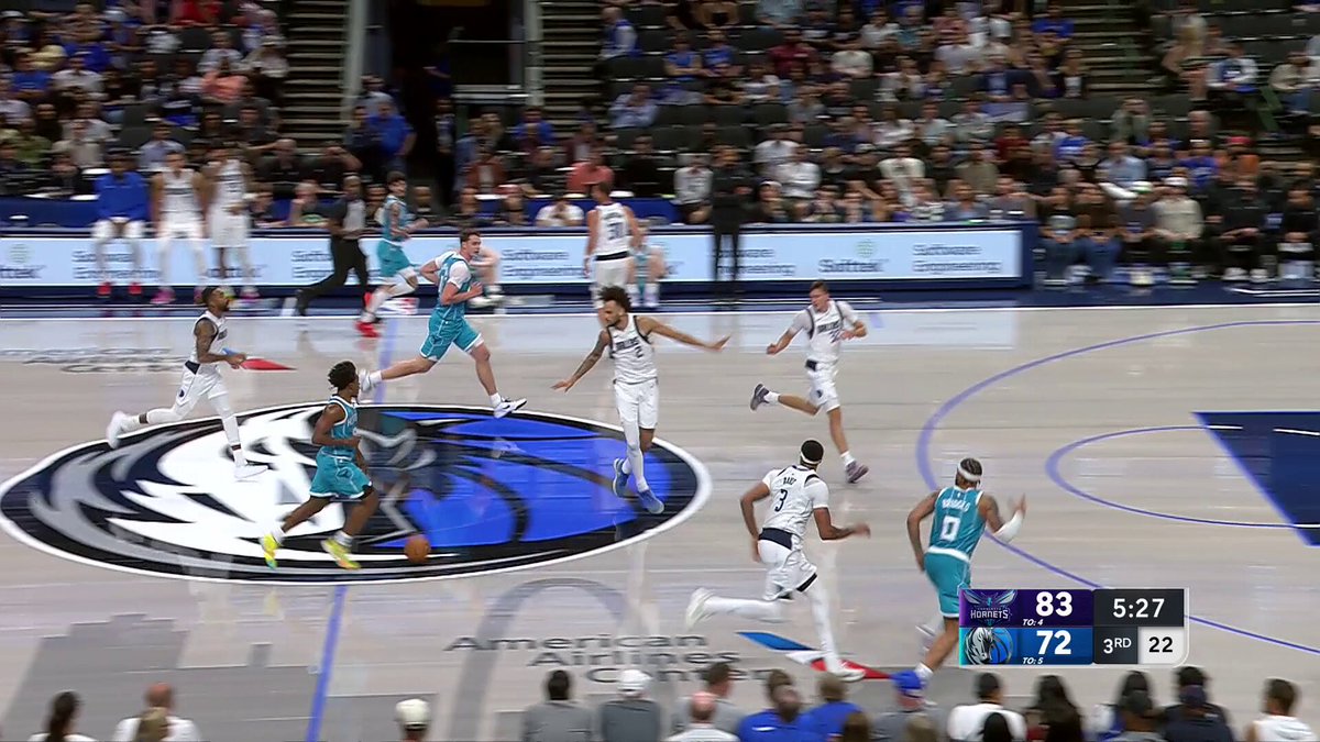 Euro-stepping his way to the rack 😮

Dereck Lively II, everyone. 