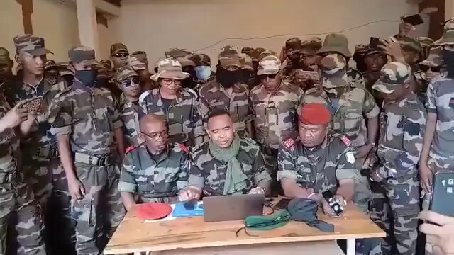 [問卦] 馬達加斯加 抗議演變到軍方要政變了