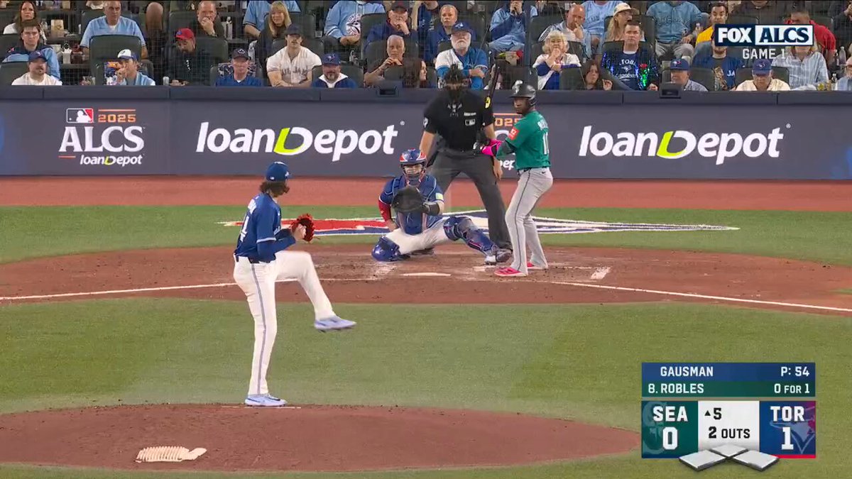 Kevin Gausman gets through the 5th inning on just 4 pitches! #ALCS 