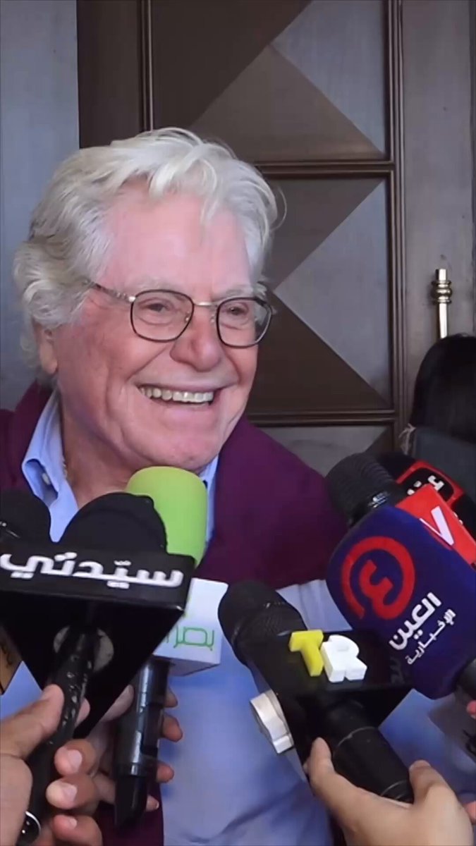 حسين فهمي يرد على جدل بوستر مهرجان القاهرة السينمائي، ويؤكد تغييره. وهذا ما كشفه عن مشاركة الشباب هذا العام حسين فهمي يرد على جدل بوستر مهرجان القاهرة السينمائي، ويؤكد تغييره. وهذا ما كشفه عن مشاركة الشباب هذا العام