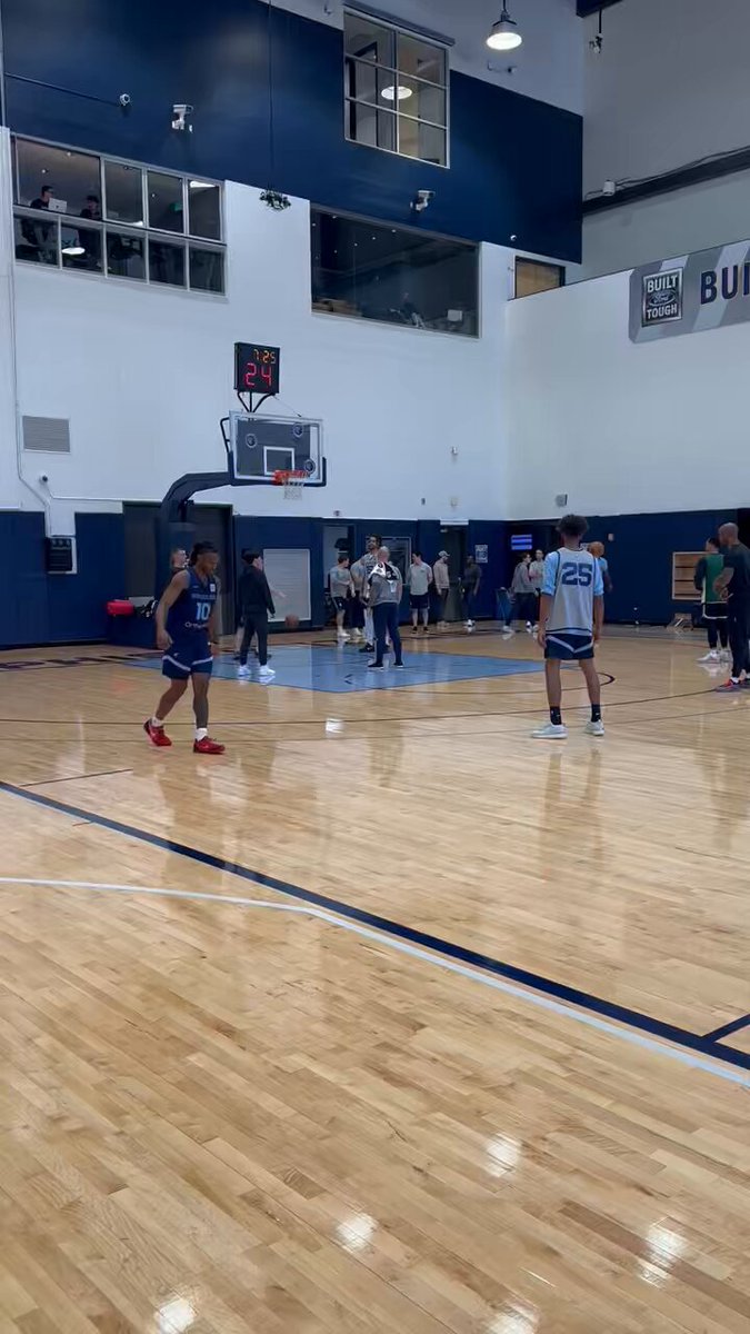 Ja Morant getting some shots up today after practice. Iisalo says he’s still week-to-week. 