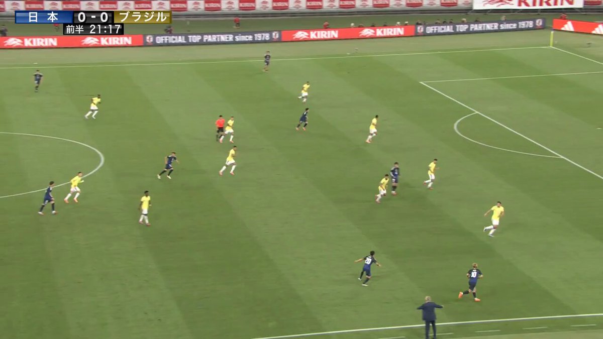 サッカー　ドリブルデザイナー岡部直筆サイン 119466-17-