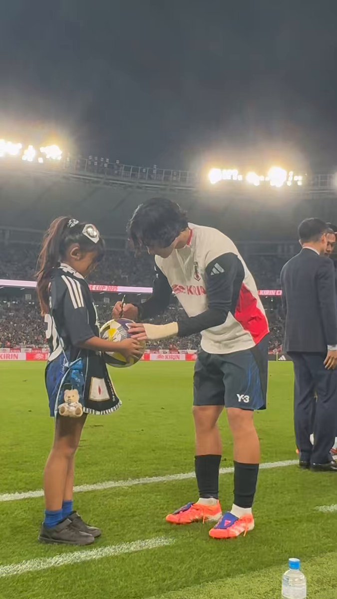 🔹#KIRIN アフターマッチサイン🔹 試合後のピッチレベルで