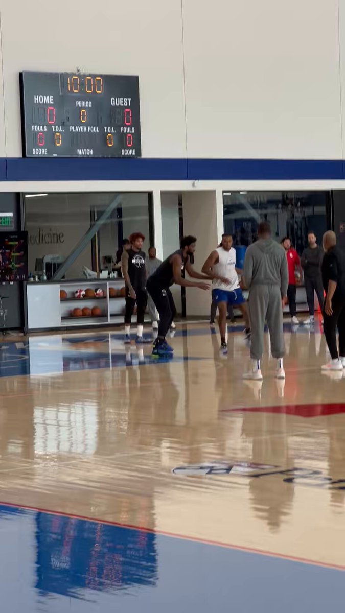🚨 Joel Embiid has joined the 1 v 1 battles and…it’s tough to stop him 