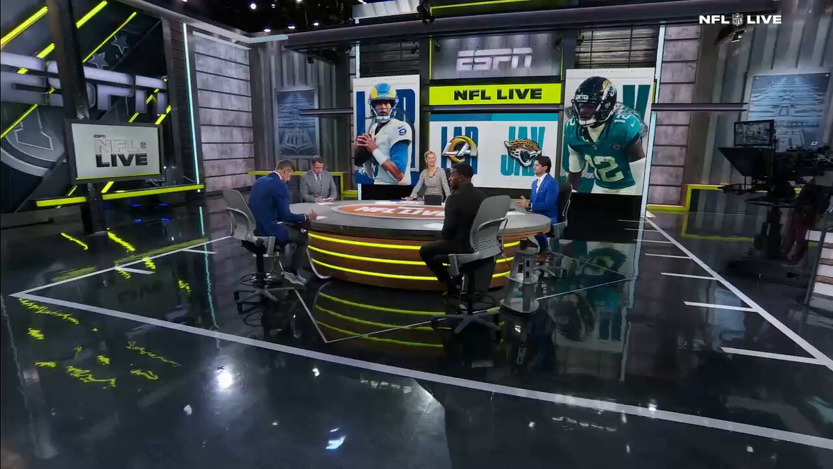.@FieldYates has high praise for Travis Hunter and his impact on the Jaguars' offense 👏 