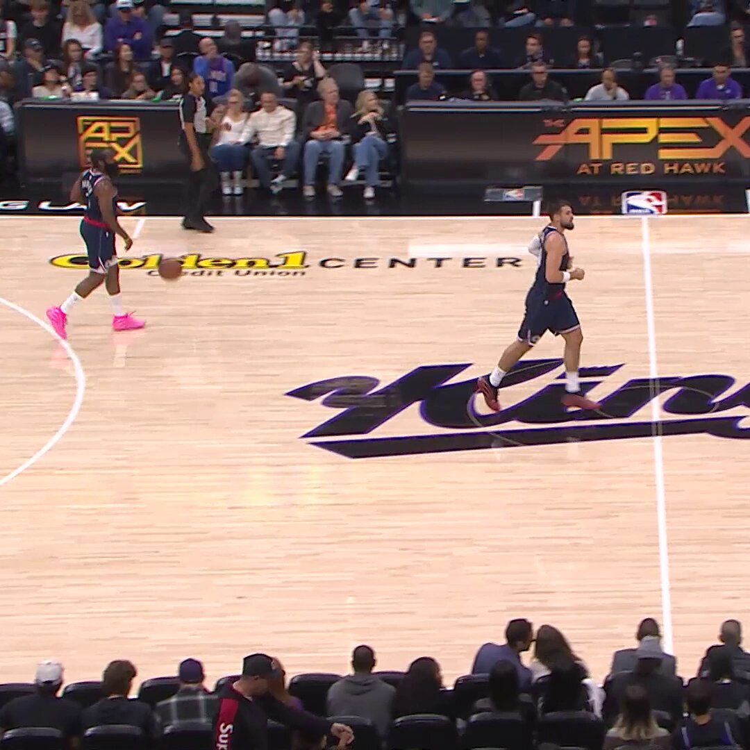 Back-to-back steals for LaVine & Sabonis 🔒

Clippers-Kings is UNDERWAY on NBA League Pass! 