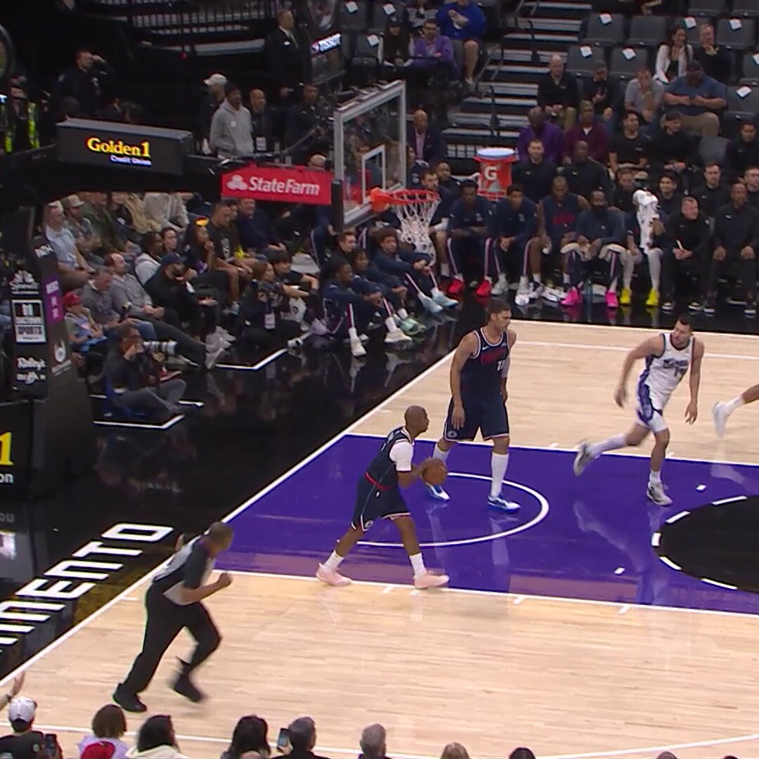 🚨 CHRIS PAUL AT THE BUZZER 🚨 