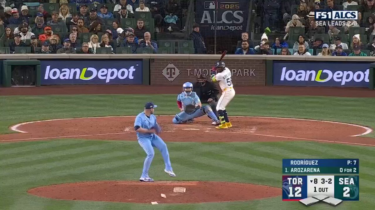 Randy Arozarena and Cal Raleigh go back-to-back!

(MLB x @CitizenWatchUS) 