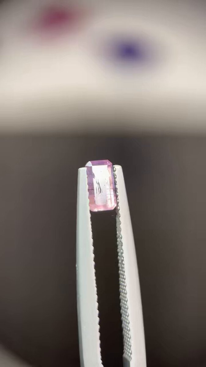 希少⭐️エメラルド原石⭐️金運UPに 40326 ☆希少☆ バイロン社製 (・.・;) 合成エメラルドルース 天然石