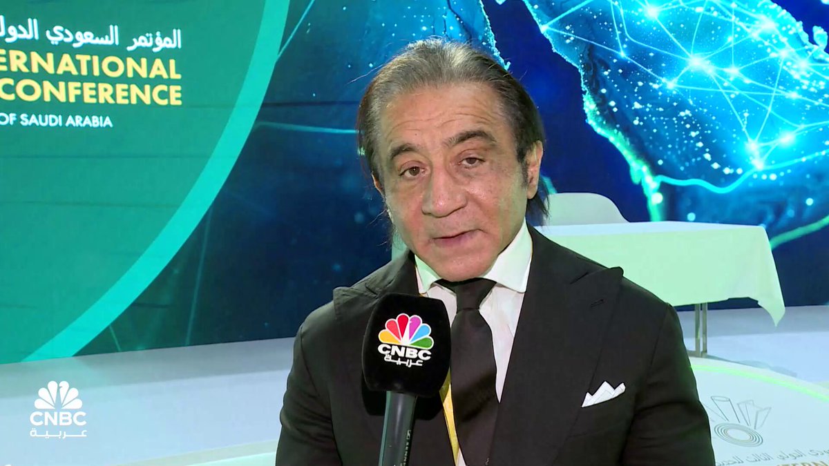 رئيس مجلس إدارة "حديد عز" المصرية في مقابلة خاصة ل CNBC عربية: - نتصدر قائمة الشركات العربية في إنتاج الصلب بطاقة تقارب 7 ملايين طن سنوياً - صادراتنا تجاوزت 1.6 مليار دولار إلى أسواق أوروبا وأميركا وآسيا - قرار الانسحاب من البورصة مرتبط بإعادة تنظيم استثمارات العائلة وليس لأسباب اقتصادية 