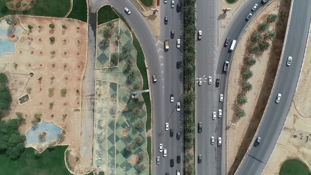 نشرة الرابعة | وزير السياحة السعودي يعتمد سياسات تسجيل العاملين وتوطين الأنشطة في المنشآت السياحية لتعزيز فرص التوظيف للسعوديين وبناء قطاع سياحي مستدام #وزارة_السياحة 