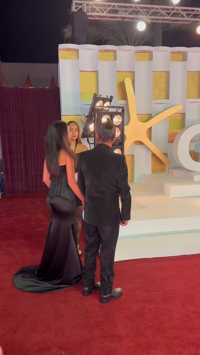 الظهور الأول ب هادي الباحوري وزوجته هايدي خالد في إفتتاح #مهرجان_الجونة_السينمائي 