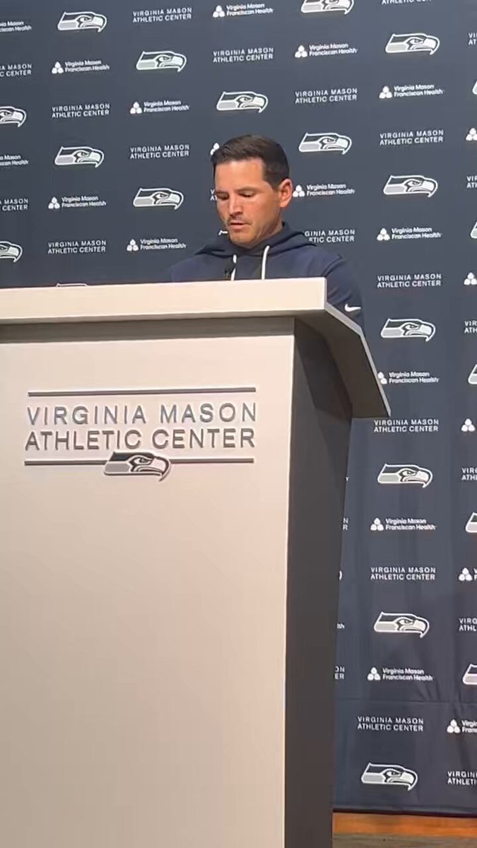 Coach Mike Macdonald talking about playing time splits at running back between more productive Kenneth Walker & Zach Charbonnet. Says “we have a plan for how we use both guys.”

Left unsaid: #Seahawks are playing the long game with Walker trying to get him thru all 17 games. 