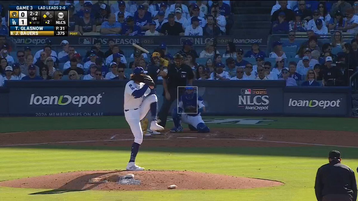 Caleb Durbin's triple leads to a Jake Bauers base knock 💪

We are tied in LA! 