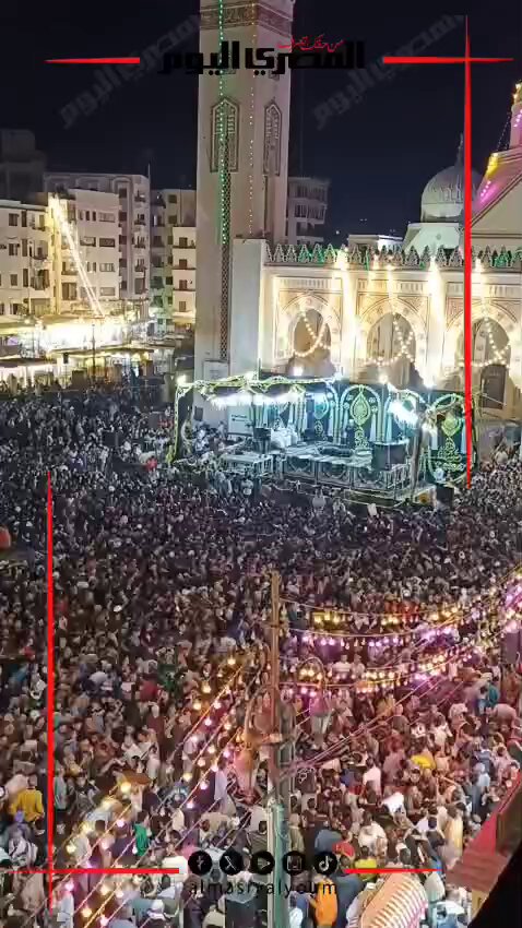ليلة في حب شيخ العرب.. التهامي يحيي احتفالات مولد السيد البدوي أمام مليون زائر بطنطا. تصوير: أحمد النوبي 