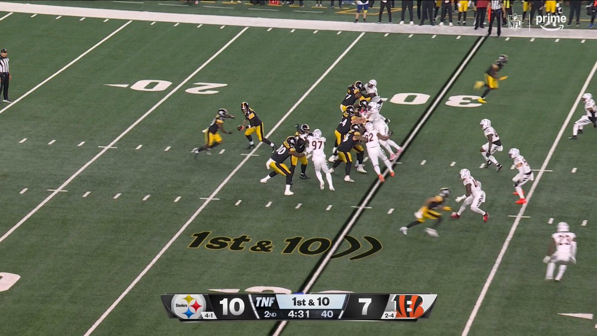 Jordan Battle PICKS OFF Rodgers.

He's ruled down back at the 24-yard-line.

PITvsCIN on Prime Video
Also streaming on @NFLPlus 