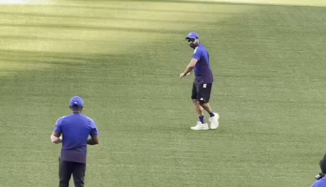 Rohit Sharma getting ready at Picture