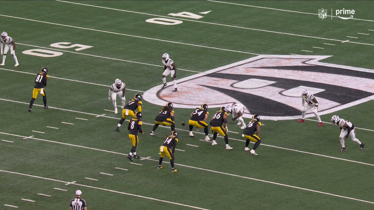 Rodgers threw this 70+ yards in the air. 