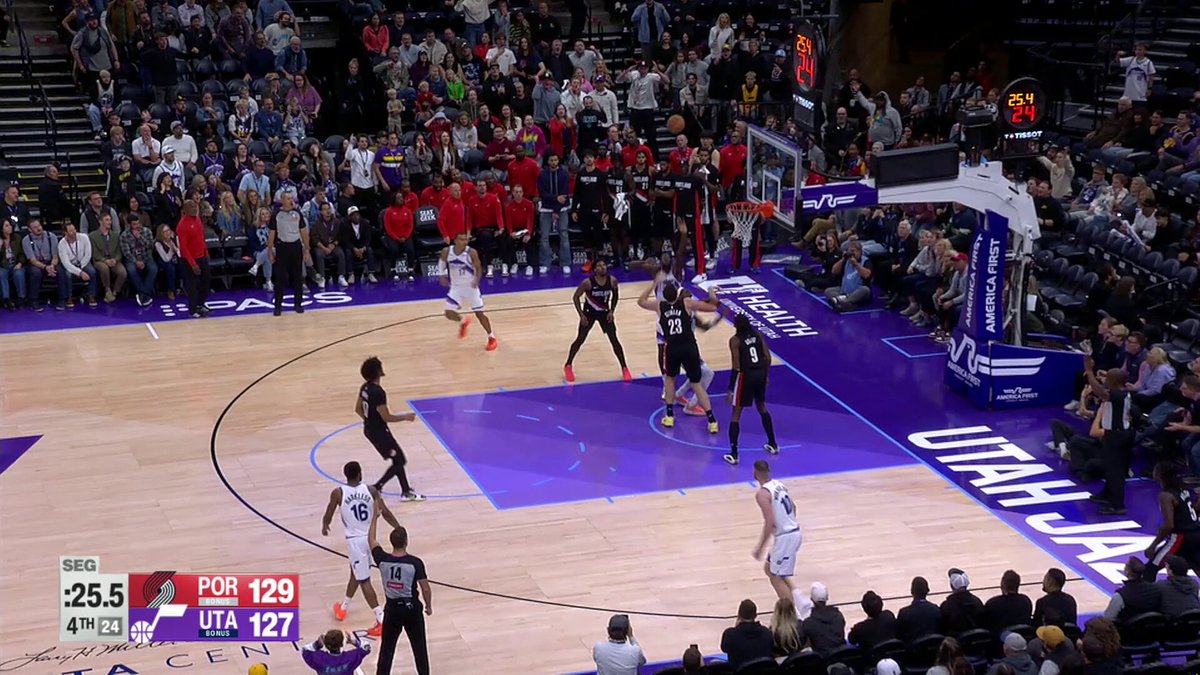 The tap out.
The pump fake.
The triple. 

Svi splashes from deep to give Utah the lead late 💥 
