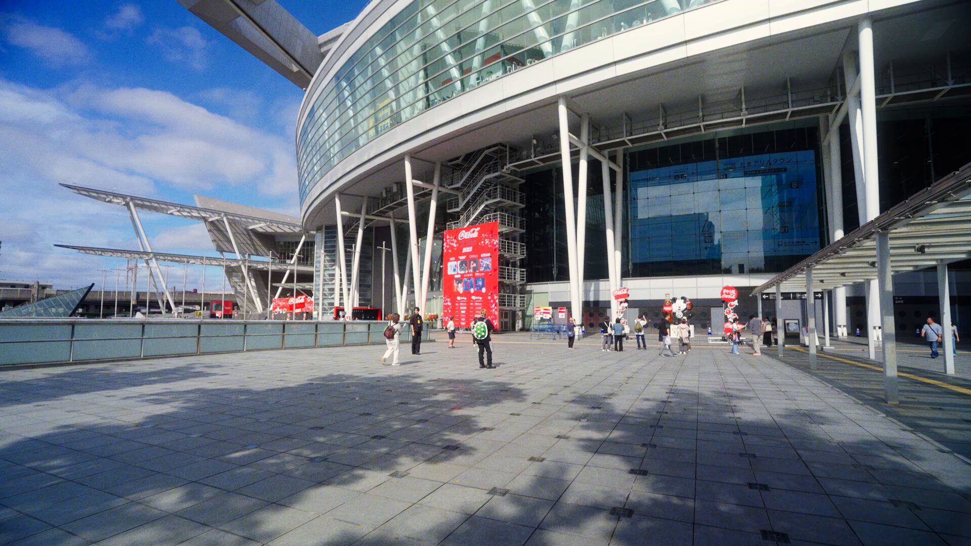 Coca-Cola X Fes 2025 ペットボトル 缶バッジ ステッカー ② Coca-Cola X Fes 2025 ペットボトル 缶バッジ ステッカー ②