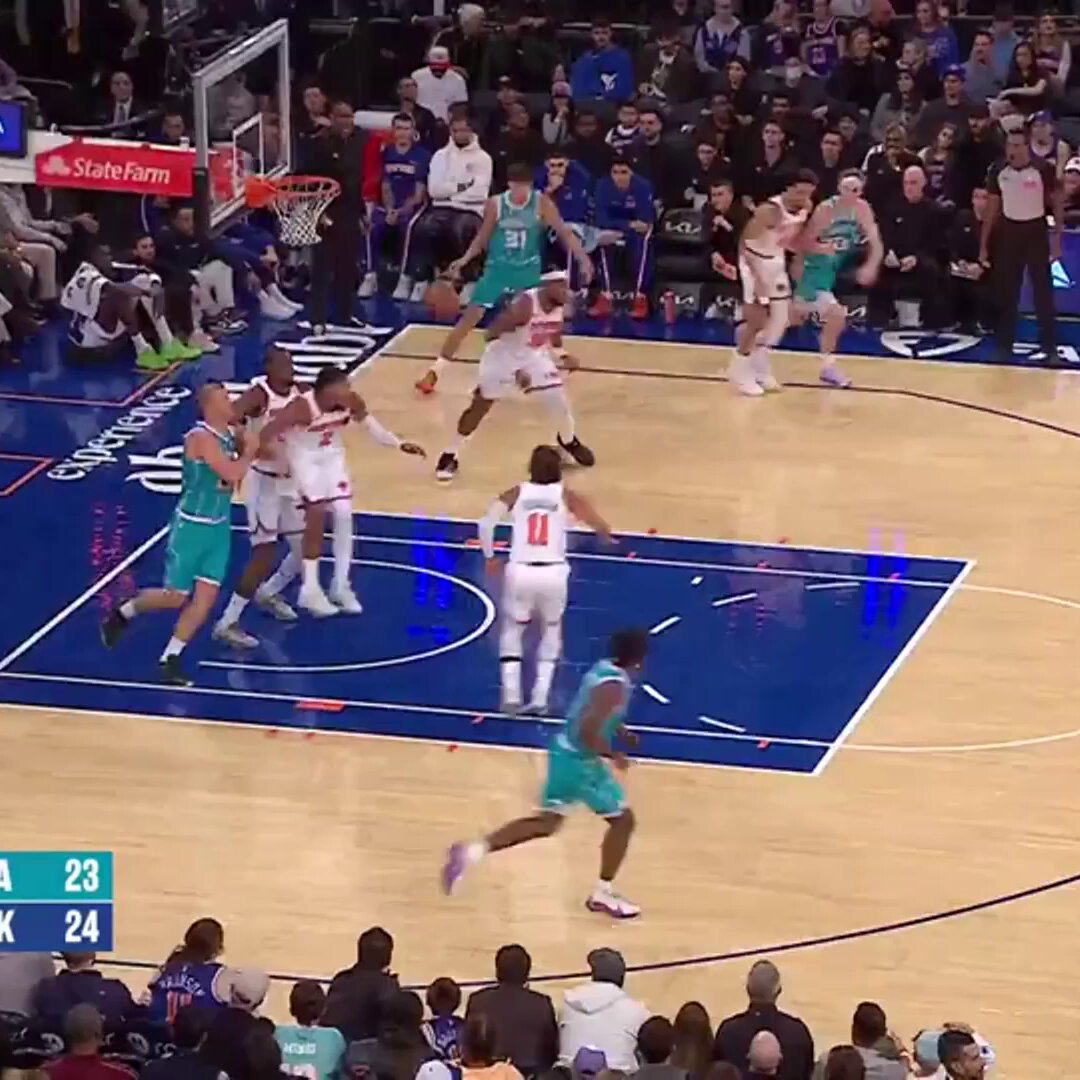 What a dime... what a jam 🗽

Jalen Brunson & the Knicks are getting after it on NBA League Pass! 